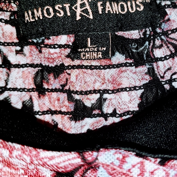 ALMOST FAMOUS L/S CROP TOP SZ L - Picture 8 of 10